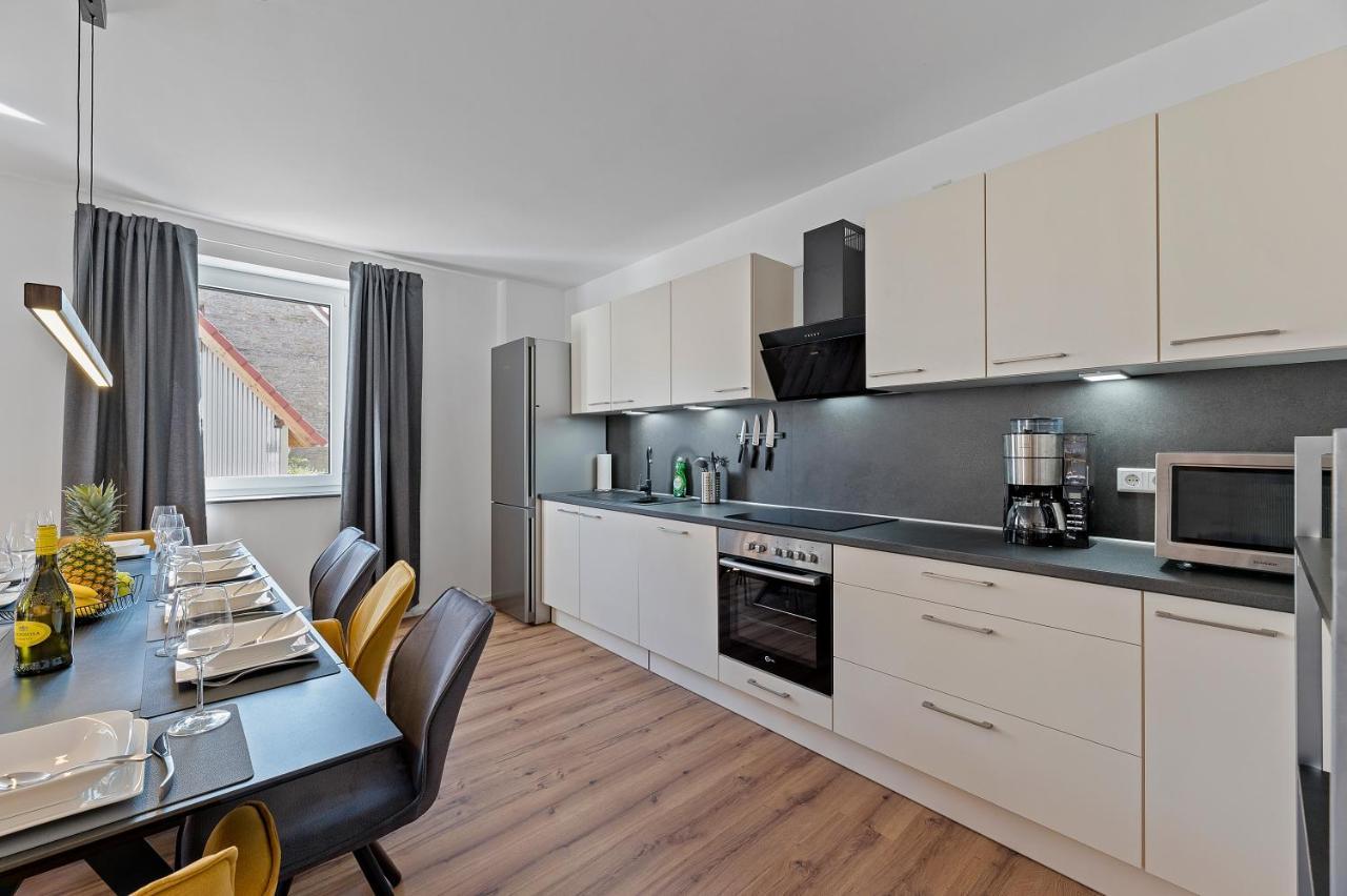 Golden Home With Barbecue, Yoga, Football Table 진스하임 외부 사진