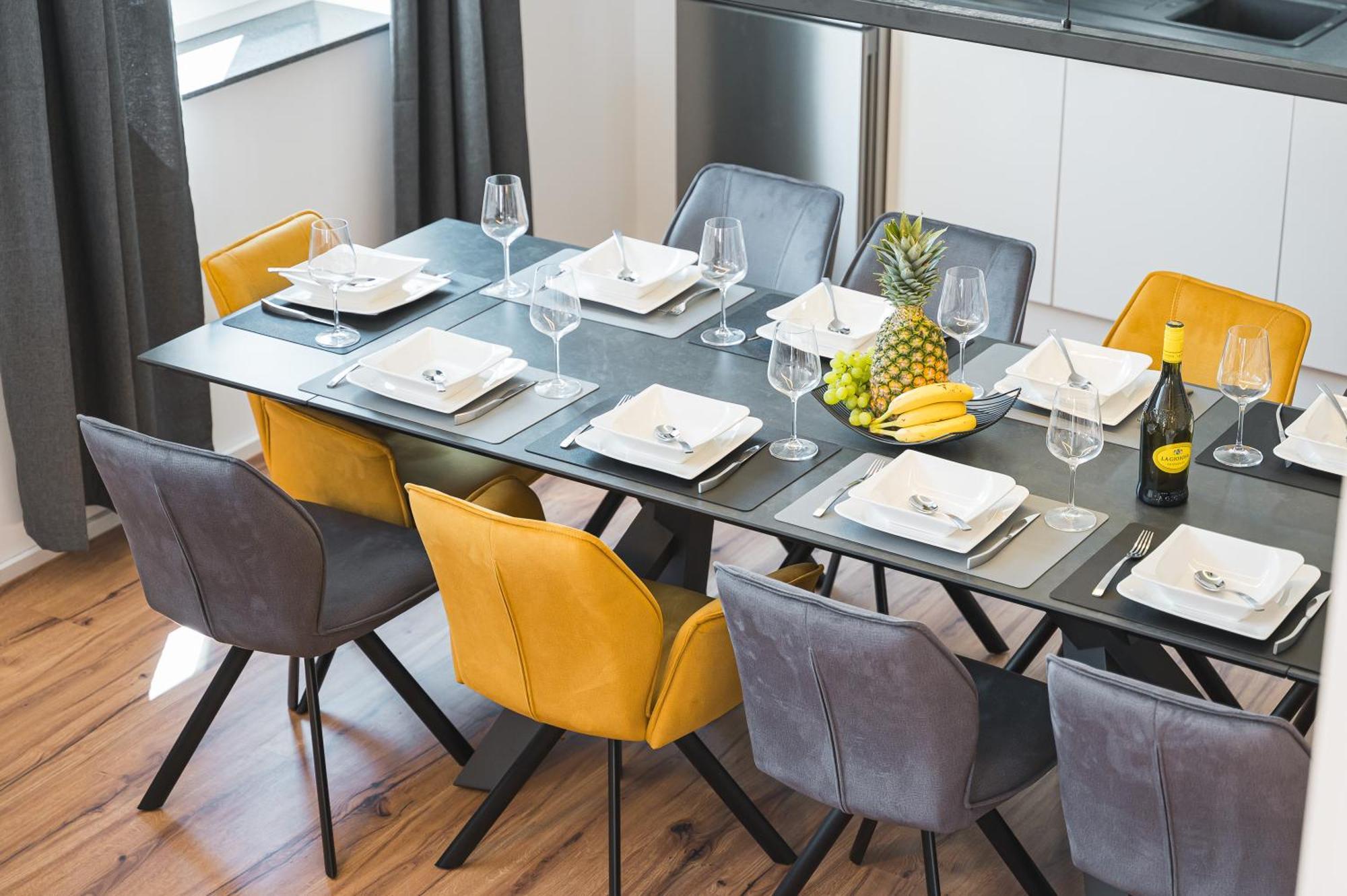 Golden Home With Barbecue, Yoga, Football Table 진스하임 외부 사진